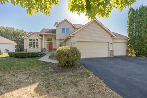 2261 Manuela Circle, Chaska, MN, 55318 | Card Image