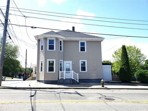 1718 Smith St, North Providence, RI, 02911-2371 | Card Image