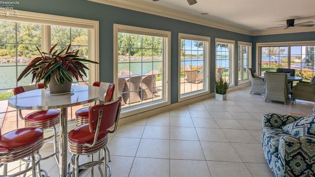 8051 E Lake Blvd, Condo with 4 bedrooms, 4 bathrooms and 2 parking in Marblehead OH | Image 22