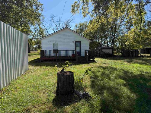 916 Mcbratney St, Clay Center, KS, 67432-3619 | Card Image