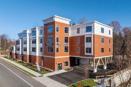 205-680 Worcester St, Wellesley, MA, 02482-2833 | Card Image