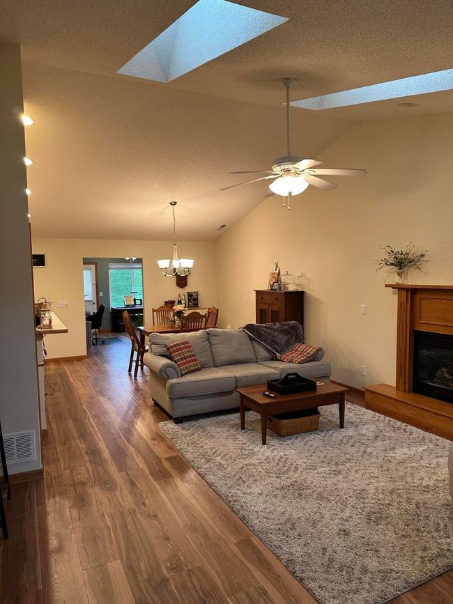 81 Fairway Dr, Condo with 2 bedrooms, 2 bathrooms and null parking in Mount Vernon OH | Image 5