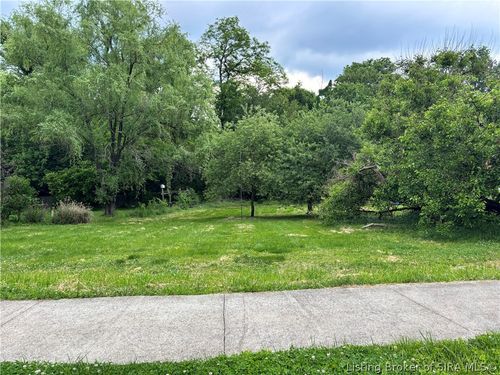 378 Monroe St, Charlestown, IN, 47111-1332 | Card Image
