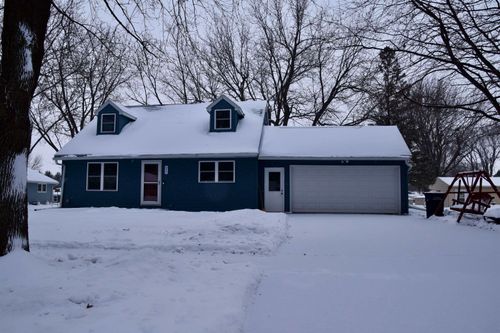 935 4th St Ne, Sibley, IA, 51249-1027 | Card Image