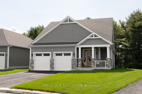 10 Dyer Cres, Bracebridge, ON, P1L0N4 | Card Image