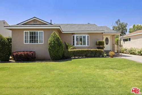 17630 Kittridge St, Lake Balboa, CA, 91406-5323 | Card Image