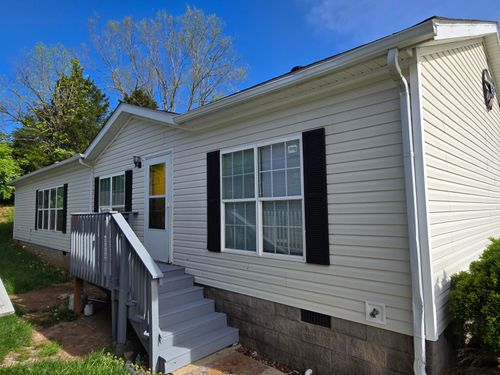 152 Hillview Ct, Frankfort, KY, 40601-3642 | Card Image
