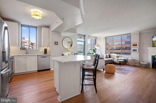 511-851 N Glebe Rd, ARLINGTON, VA, 22203-4152 | Card Image