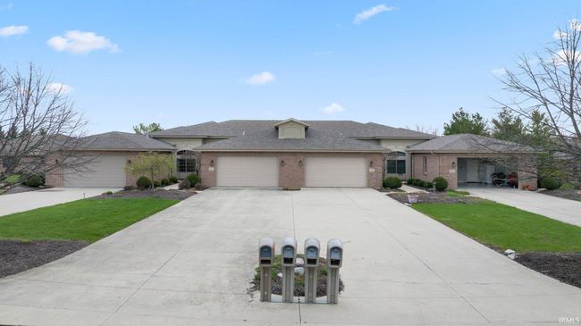 1851 N High Pointe Ct, Condo with 2 bedrooms, 3 bathrooms and null parking in Bluffton IN | Image 36