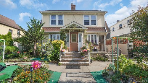apt-26-222-26 E 93rd St, New York, NY, 10128-3758 | Card Image