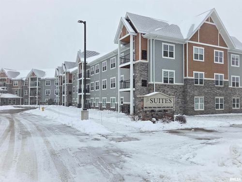 2592 Middle Rd, Bettendorf, IA, 52722-3401 | Card Image