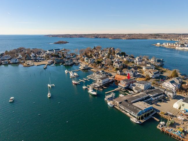 2 - 73 Rocky Neck Ave, Condo with 2 bedrooms, 3 bathrooms and null parking in Gloucester MA | Image 15