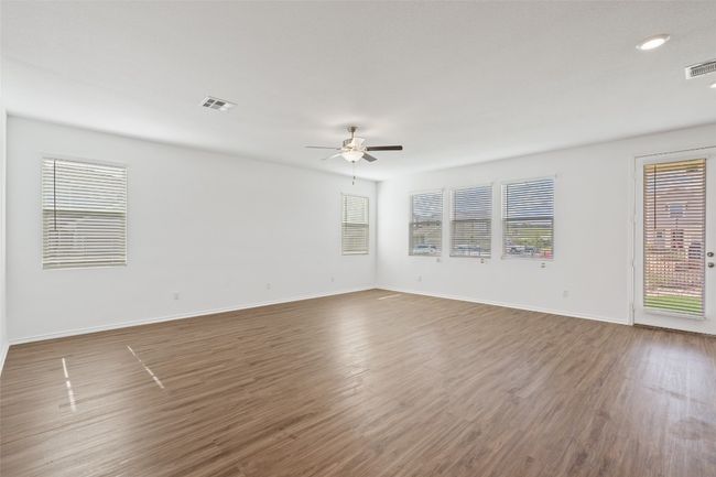301 Montauk Loop, House other with 4 bedrooms, 4 bathrooms and 4 parking in Georgetown TX | Image 6