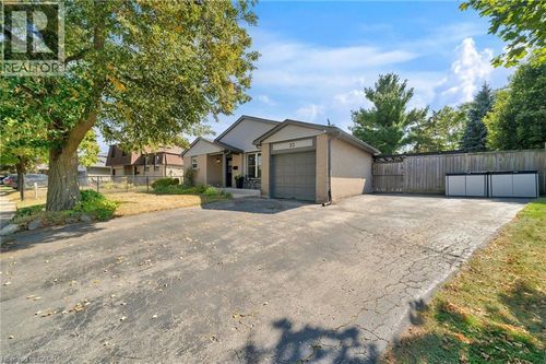 23 Bismark Dr, Cambridge, ON, N1S4E6 | Card Image