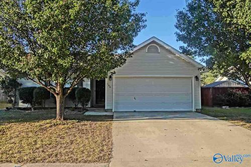 166 Sandy Hollow Dr Nw, Madison, AL, 35757-6862 | Card Image