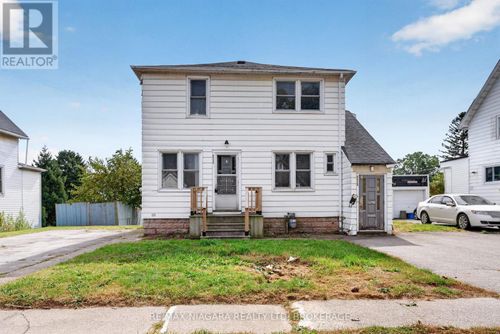 6520 Barker St, Niagara Falls, ON, L2G1Y7 | Card Image
