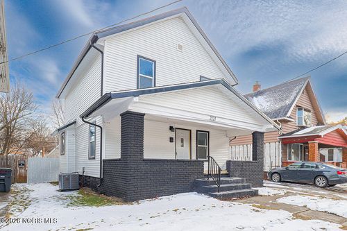 2121 Airport Hwy, Toledo, OH, 43609-1825 | Card Image