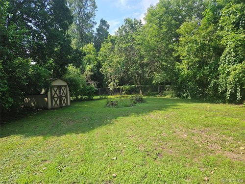 3272 Sayre Ct, Burton, MI, 48519-1025 | Card Image