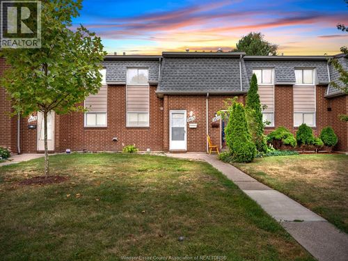 2613 Vine Crt, Windsor, ON, N8T2X4 | Card Image