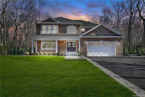 9 Jerusalem Hollow Rd, Manorville, NY, 11949-3121 | Card Image
