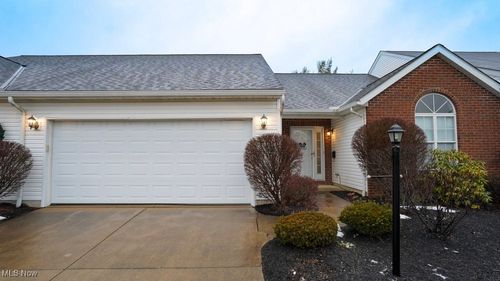 5681 Jason Oval, Medina, OH, 44256-6877 | Card Image