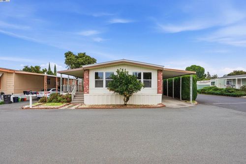 61 Pali Way, Pittsburg, CA, 94565-5407 | Card Image