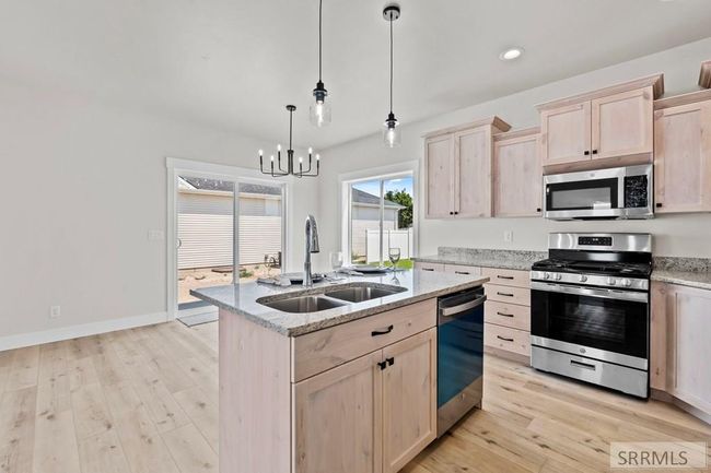 912 Alpine Ave, House other with 3 bedrooms, 3 bathrooms and 2 parking in Chubbuck ID | Image 6
