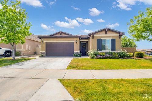 9903 Francois Ln, Bakersfield, CA, 93306-7587 | Card Image