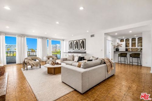 504-339 N Palm Dr, Beverly Hills, CA, 90210-3413 | Card Image