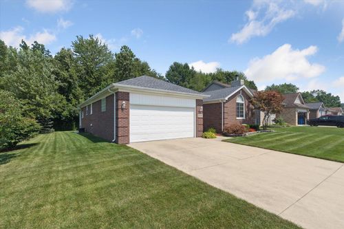 28601 Iris Dr, Chesterfield, MI, 48047-5419 | Card Image