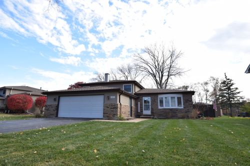 1919 Moore Ave, St. Charles, IL, 60174-4574 | Card Image