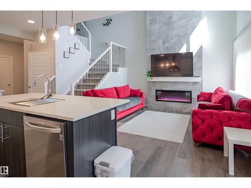 111 Kingsbury Cir, Spruce Grove, AB, T7X0C9 | Card Image