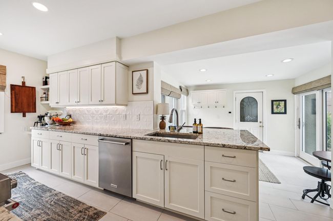 1537 Barrington Rd, House other with 4 bedrooms, 3 bathrooms and null parking in Upper Arlington OH | Image 14
