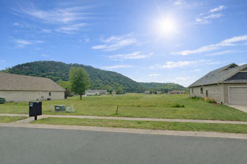 525 Coral Dr, Lake City, MN, 55041-2082 | Card Image