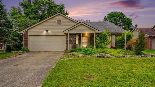 132 Chestnut Lane, Versailles, KY, 40383 | Card Image