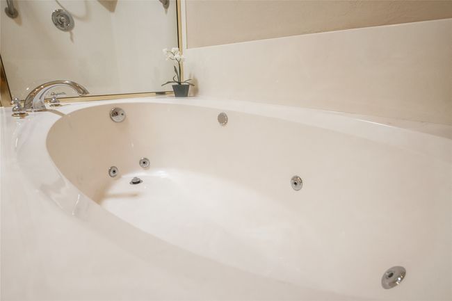 7120 Holly Square Ct, House other with 3 bedrooms, 2 bathrooms and null parking in Tyler TX | Image 18