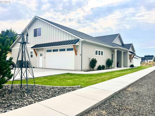 665 Browndell Ln, Stanfield, OR, 97875-2139 | Card Image