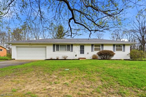 513 Lynnview Dr, Sagamore Hills, OH, 44067-2937 | Card Image