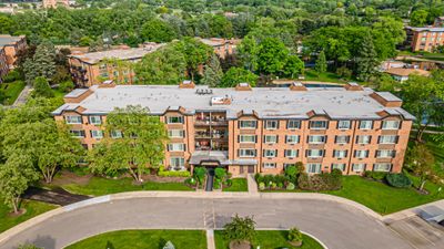 102 - 1117 S Old Wilke Road, Condo with 2 bedrooms, 2 bathrooms and 2 parking in Arlington Heights IL | Image 2