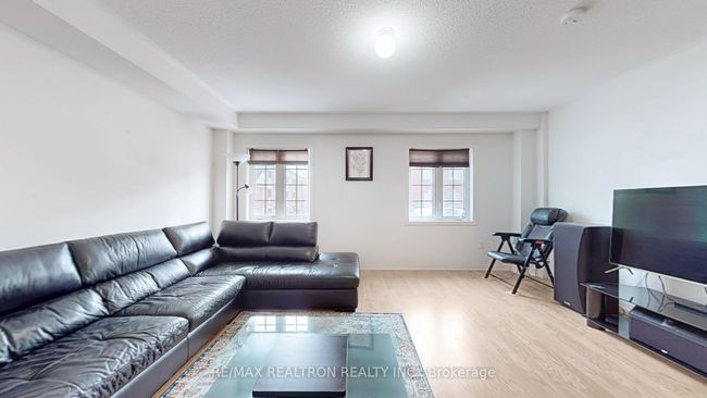 16 Eastern Skies Way, House attached with 3 bedrooms, 4 bathrooms and 1 parking in Markham ON | Image 6