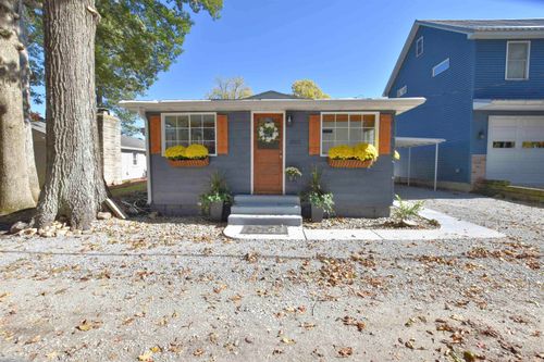 11921 W Breezy Point Dr, Monticello, IN, 47960-8095 | Card Image