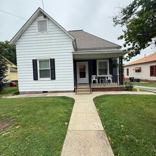 410 E Locust St, Harrisburg, IL, 62946-1509 | Card Image