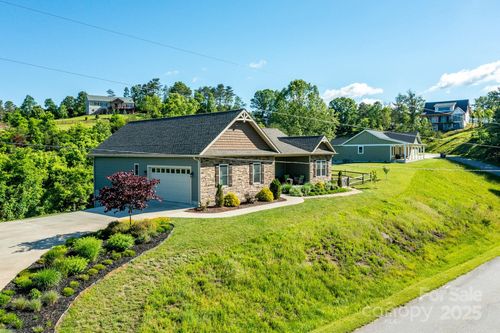 5 S Pine Dr, Weaverville, NC, 28787-0714 | Card Image