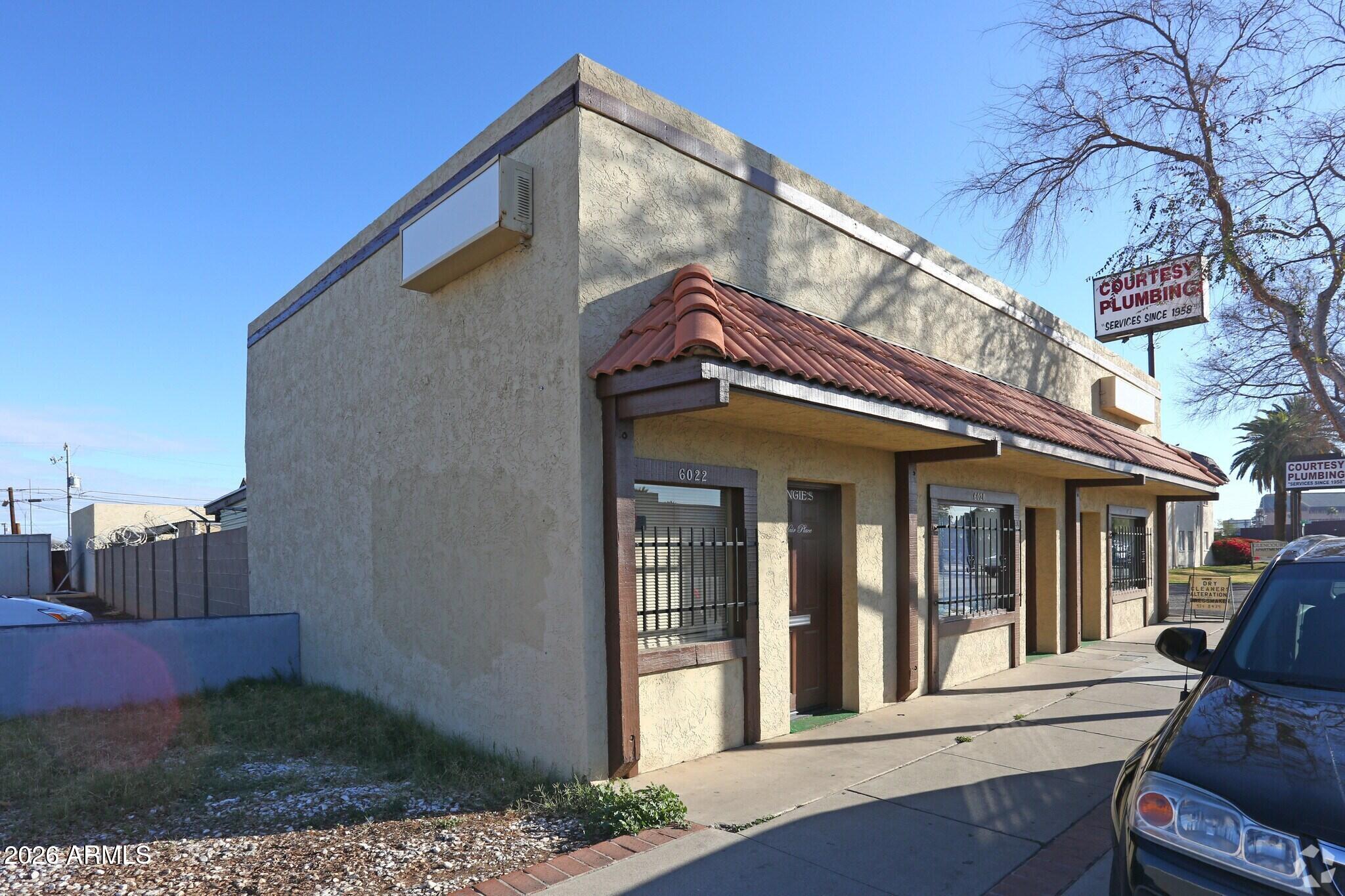 6018 W Glendale Ave, Glendale, AZ 85301