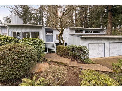 2 Essex Ct, Lake Oswego, OR, 97034-7306 | Card Image