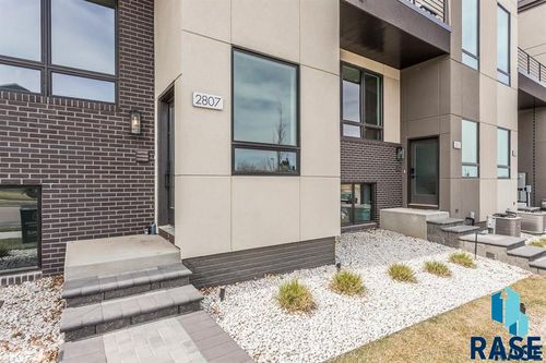 2807 S Terry Ave Avenue, Sioux Falls, SD, 57106 | Card Image