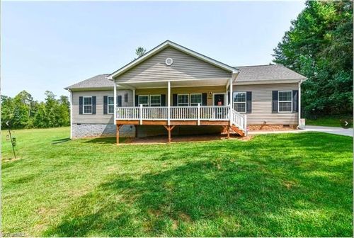 5080 Fox Hill Ln, Winston Salem, NC, 27107-9172 | Card Image