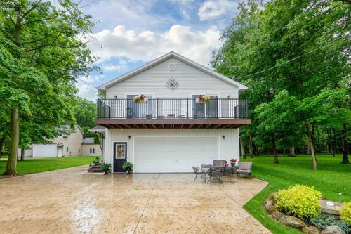 3345 S Memorial Shoreway Dr, Marblehead, OH, 43440-2363 | Card Image