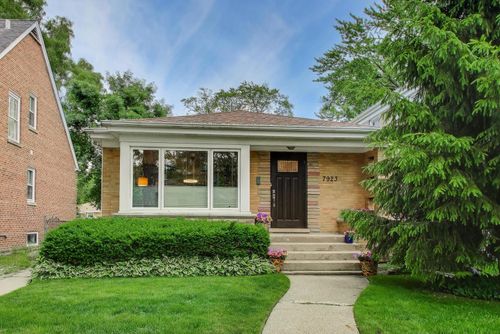 7923 Kolmar Ave, Skokie, IL, 60076-3529 | Card Image