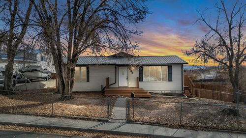 290 Cedar St, Green River, WY, 82935-4724 | Card Image